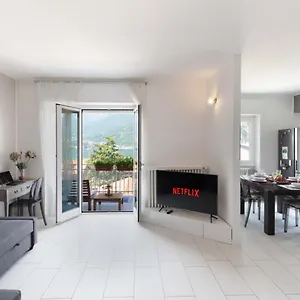 Terrazza Sul - Open Space E Netflix , Lecco Włochy
