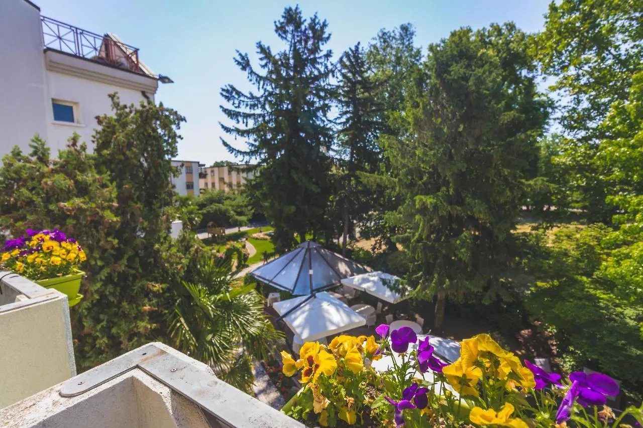 Park Hotel Ai Pini & Restaurant Ai Pini Mestre 4*,